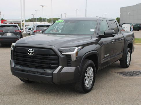 Used 2022 Toyota Tundra SR5 image 2