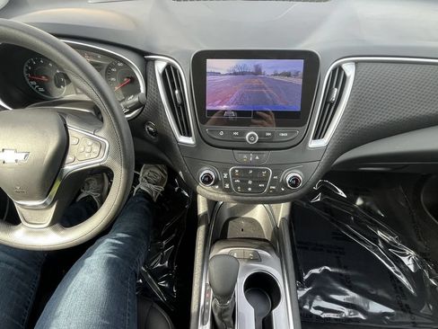 Certified 2025 Chevrolet Malibu LT FWD image 15