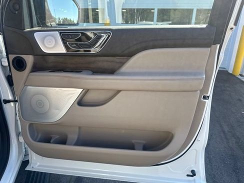 Used 2024 Lincoln Navigator Reserve AWD/4WD image 11