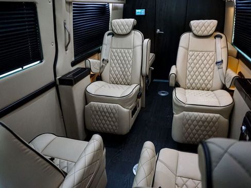 Used 2021 Mercedes-Benz Sprinter 3500 image 9