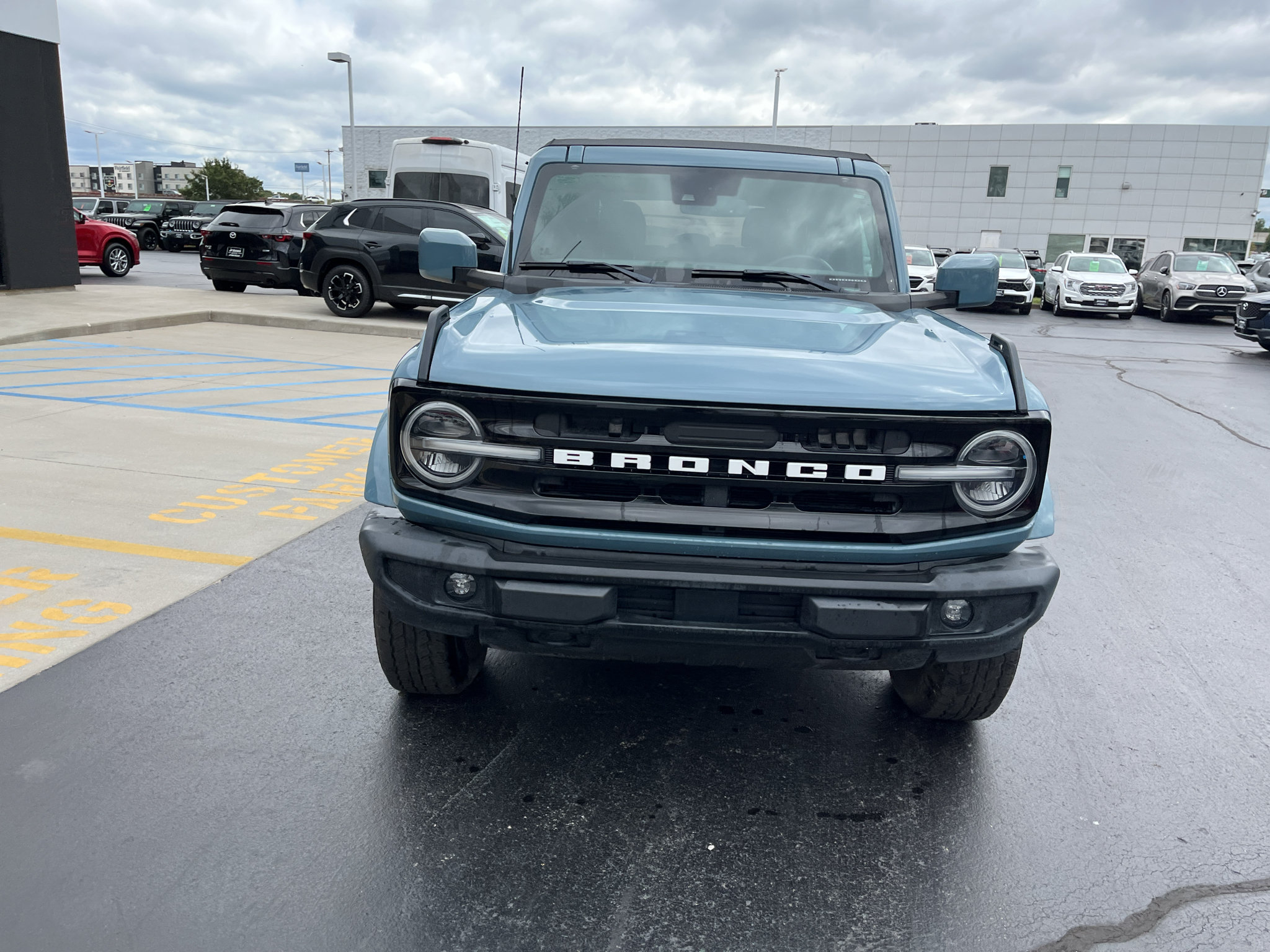 Used 2023 Ford Bronco Outer Banks AWD/4WD image 5