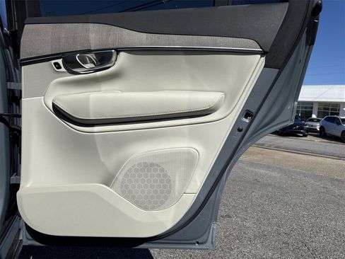 Used 2023 Volvo XC90 B6 Plus w/ Protection Package Premier image 34