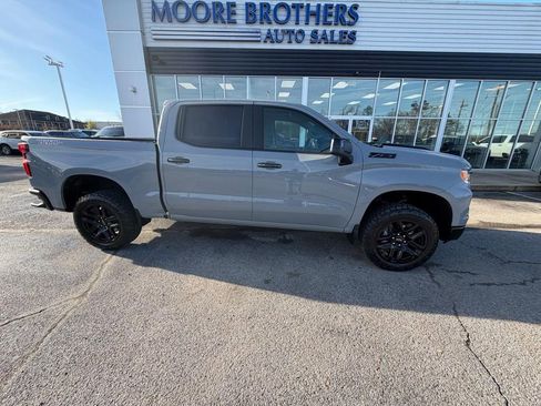 Used 2024 Chevrolet Silverado 1500 LT Trail Boss w/ Convenience Package II image 1
