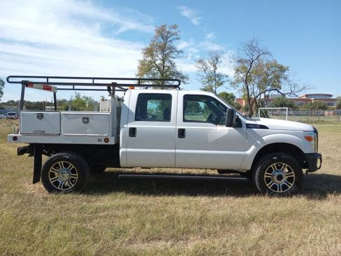 Used 2011 Ford F350 XL w/ Camper Pkg image 4