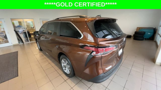 Certified 2022 Toyota Sienna XLE FWD image 8