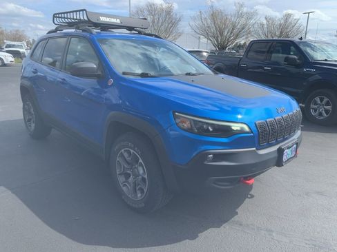 Used 2020 Jeep Cherokee Trailhawk w/ Cold Weather Group AWD/4WD image 5