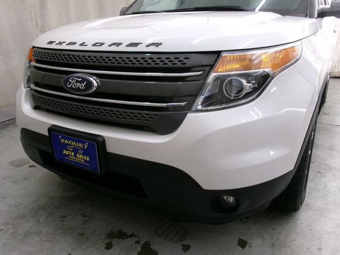 Used 2015 Ford Explorer XLT w/ Equipment Group 202B AWD/4WD image 12