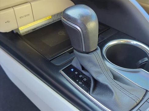 Certified 2020 Toyota Camry XLE FWD image 21