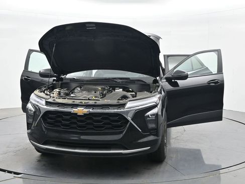 Used 2024 Chevrolet Trax LT FWD image 40