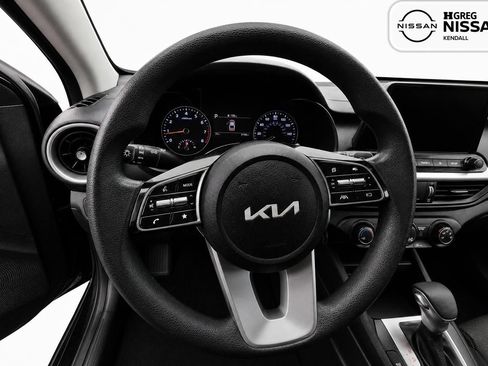 Used 2023 Kia Forte LXS FWD image 9