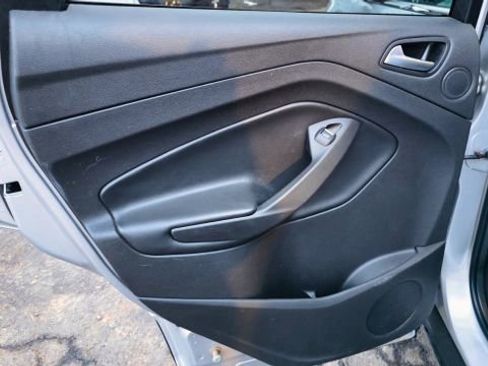 Used 2017 Ford Escape SE w/ Equipment Group 201A image 29