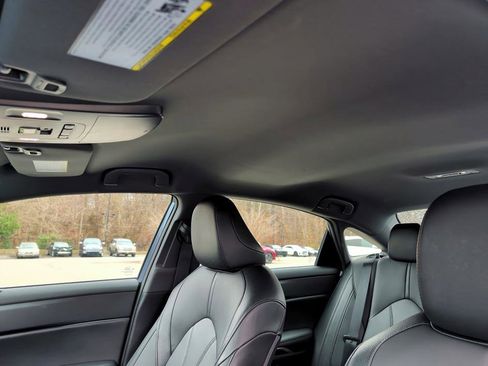 Used 2022 Toyota Avalon XLE image 27