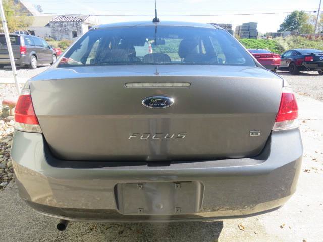 Used 2010 Ford Focus SE FWD image 6