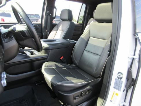 Certified 2023 GMC Yukon XL SLT AWD/4WD image 22
