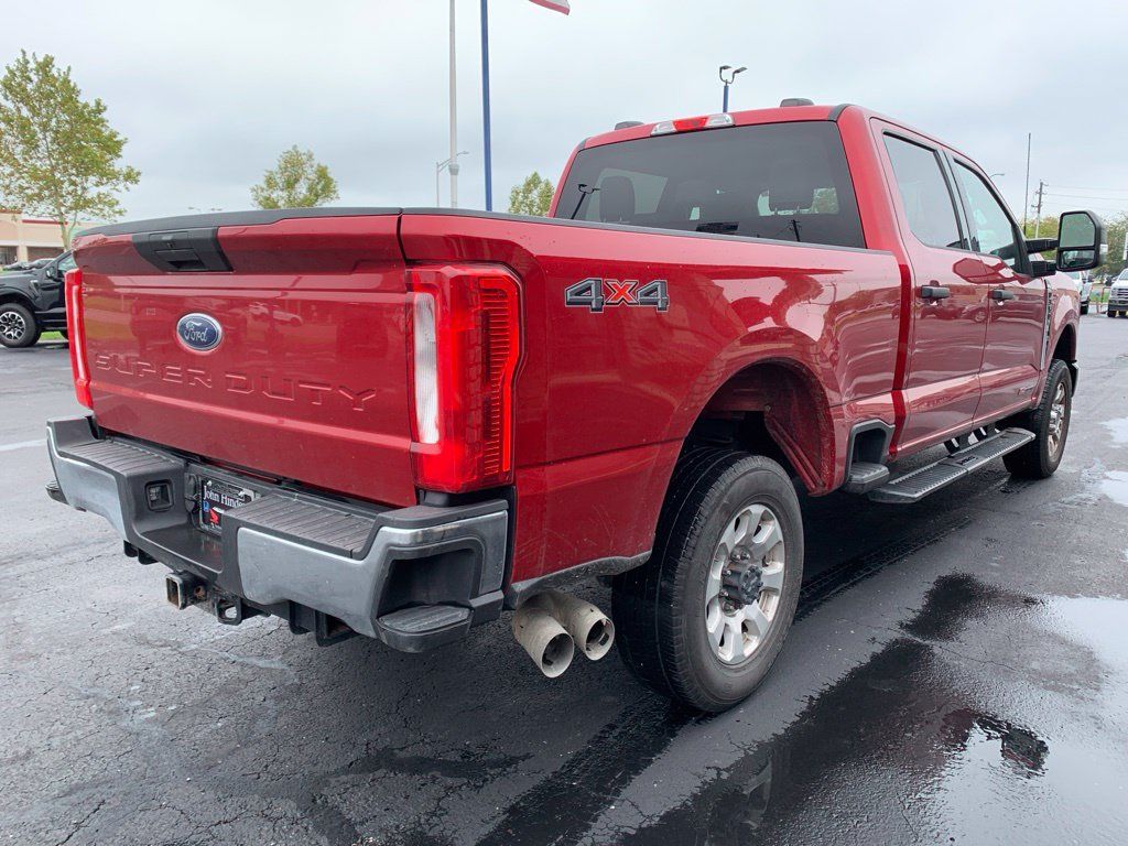 Used 2024 Ford F350 XLT AWD/4WD image 3