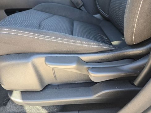 Used 2024 GMC Terrain SLE image 16