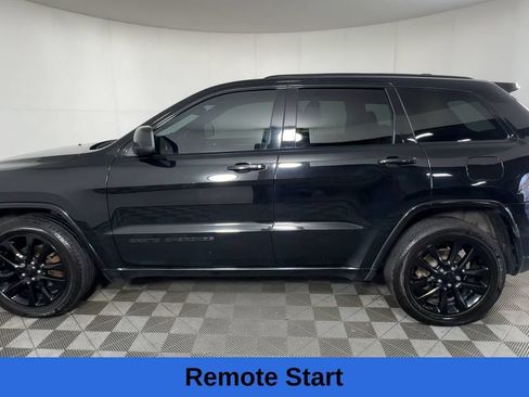 Used 2018 Jeep Grand Cherokee Altitude AWD/4WD image 7