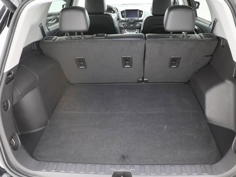 Used 2024 GMC Terrain SLT image 29