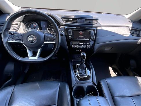 Used 2019 Nissan Rogue SV FWD image 16