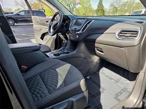 Used 2021 Chevrolet Equinox LT image 25