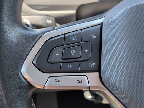 Used 2024 Volkswagen Tiguan SE AWD/4WD image 19