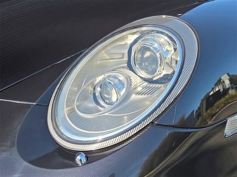 Used 2012 Porsche 911 Turbo S image 23