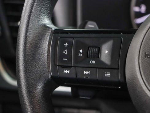 Used 2023 Nissan Rogue SV FWD image 13