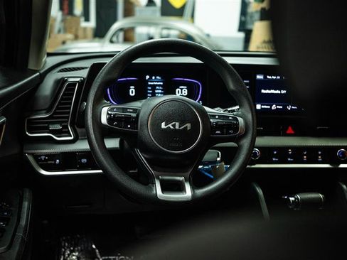 Used 2024 Kia Sportage LX AWD/4WD image 15