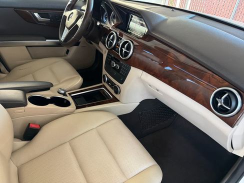 Used 2014 Mercedes-Benz GLK 350 4MATIC image 17