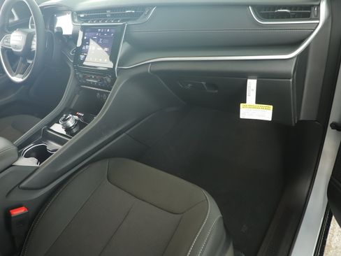 New 2025 Jeep Grand Cherokee Laredo image 20