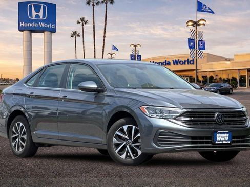 Used 2024 Volkswagen Jetta S FWD image 2