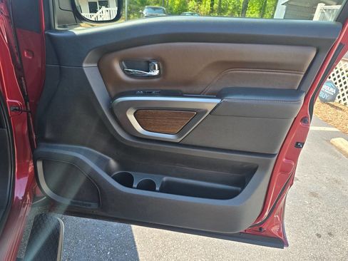 Used 2018 Nissan Titan Platinum Reserve w/ Platinum Utility Package AWD/4WD image 18