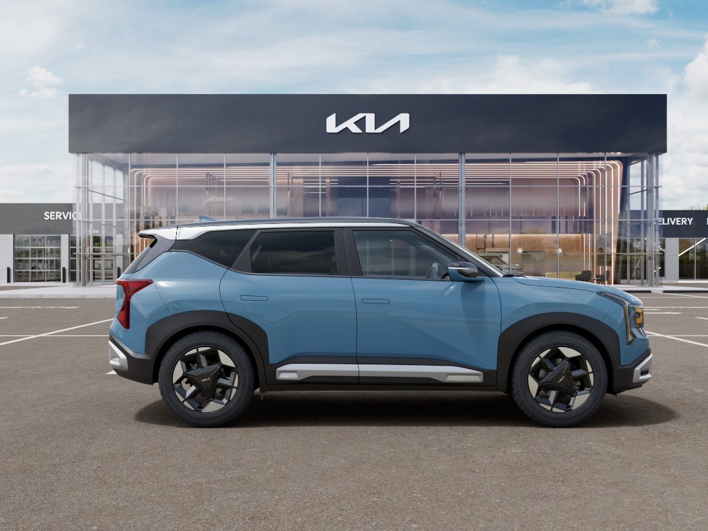 New 2027 Kia Seltos S FWD image 8