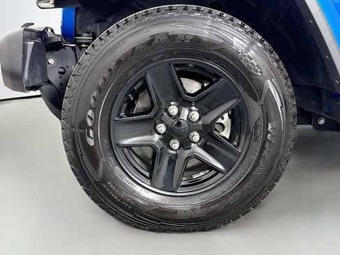 Used 2021 Jeep Gladiator Sport AWD/4WD image 28
