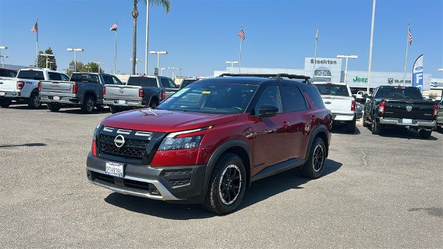 Used 2025 Nissan Pathfinder Rock Creek AWD/4WD image 8