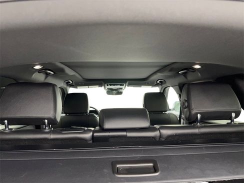 Used 2025 Land Rover Range Rover Velar Dynamic SE image 66