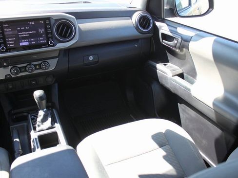 Used 2020 Toyota Tacoma SR5 image 9