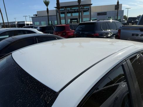 Used 2021 Toyota Camry SE FWD image 5