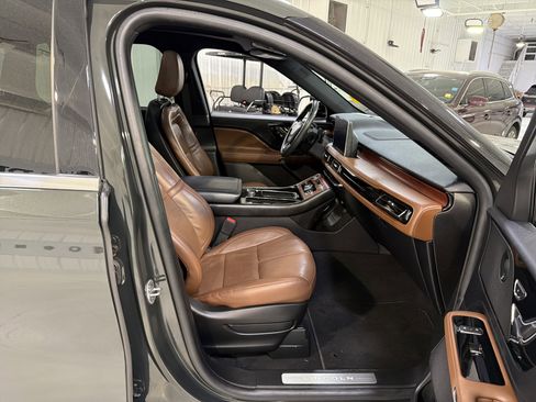 Used 2023 Lincoln Aviator Reserve w/ Equipment Group 201A image 15