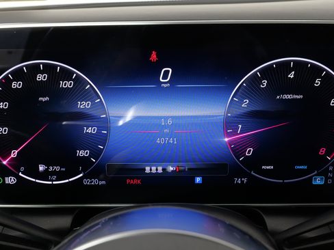 Used 2024 Mercedes-Benz GLC 300 4MATIC image 37