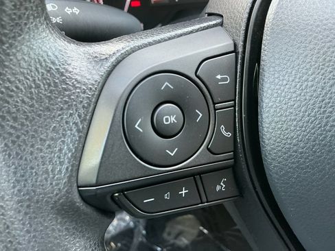 Used 2025 Toyota RAV4 XLE AWD/4WD image 21