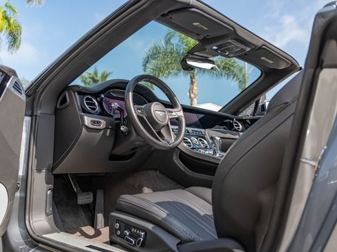 Used 2020 Bentley Continental GT image 2