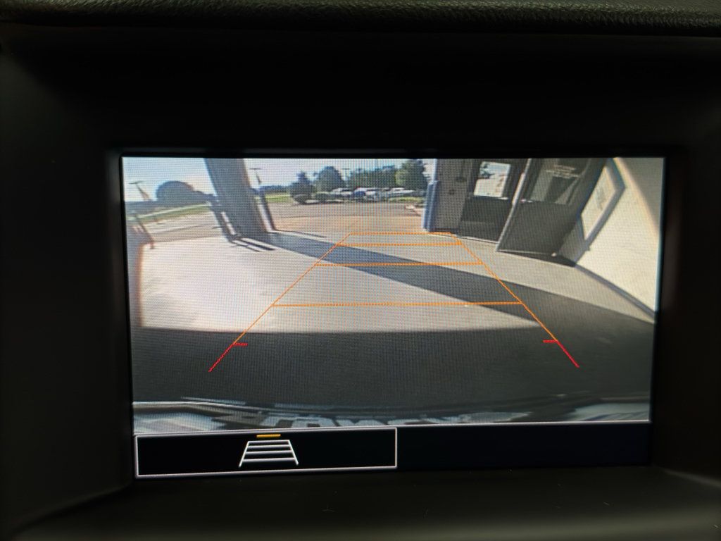 Used 2023 GMC Terrain SLE w/ Driver Convenience Package FWD image 29