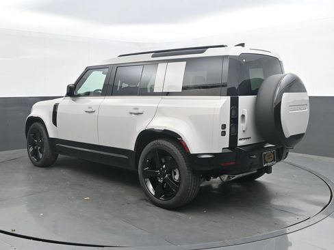 New 2026 Land Rover Defender 110 X-Dynamic SE AWD/4WD image 3