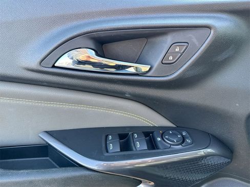 Used 2024 Chevrolet Trax ACTIV w/ Sunroof Package image 21