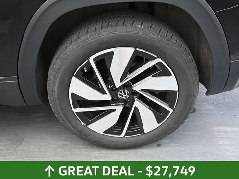 Used 2024 Volkswagen Atlas SE AWD/4WD image 15