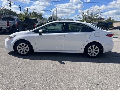 Used 2024 Toyota Corolla LE image 3