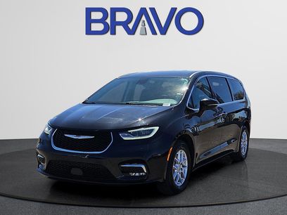 Used 2024 Chrysler Pacifica Touring-L