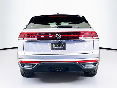 Used 2025 Volkswagen Atlas Cross Sport SE FWD image 7