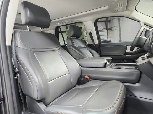 Used 2025 Ford Expedition Active AWD/4WD image 49
